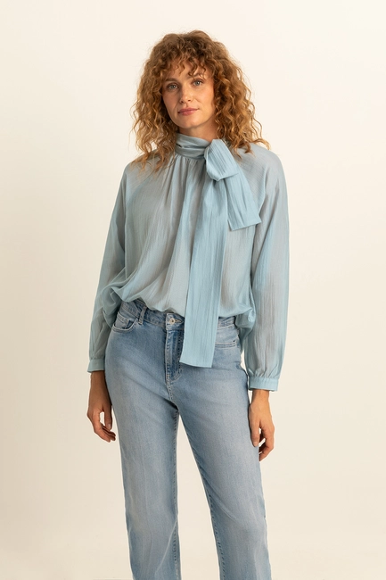 Blouse met strikkraag