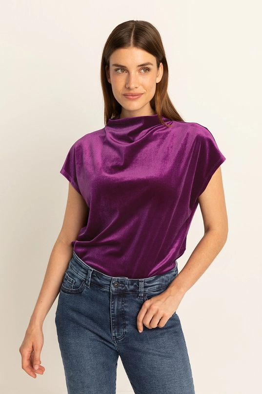 Velvet top met high neck